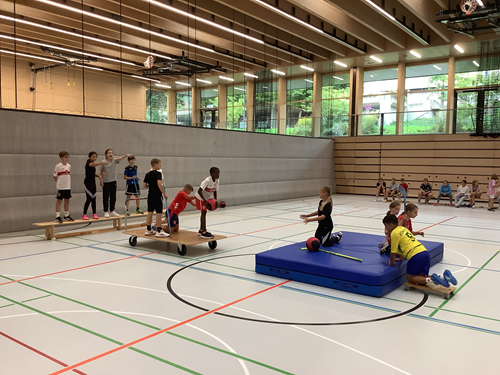 Zusammenhalt ist wichtig am FAG